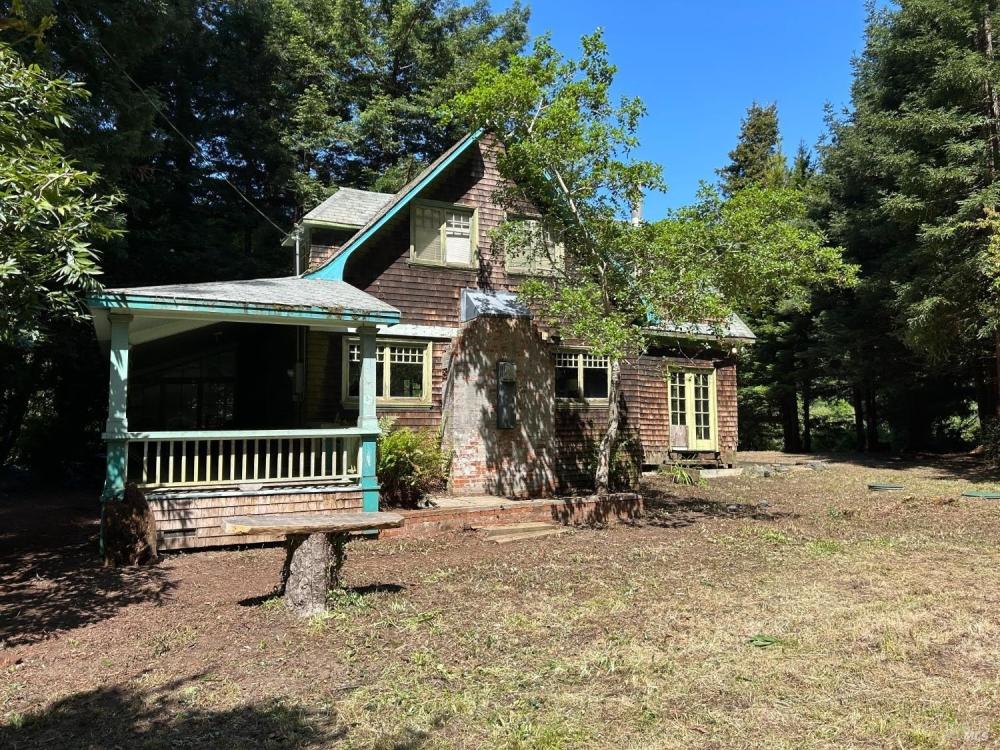 Currently Displayed Property Photo
