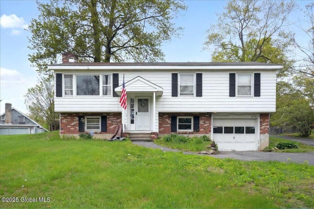 Currently Displayed Property Photo