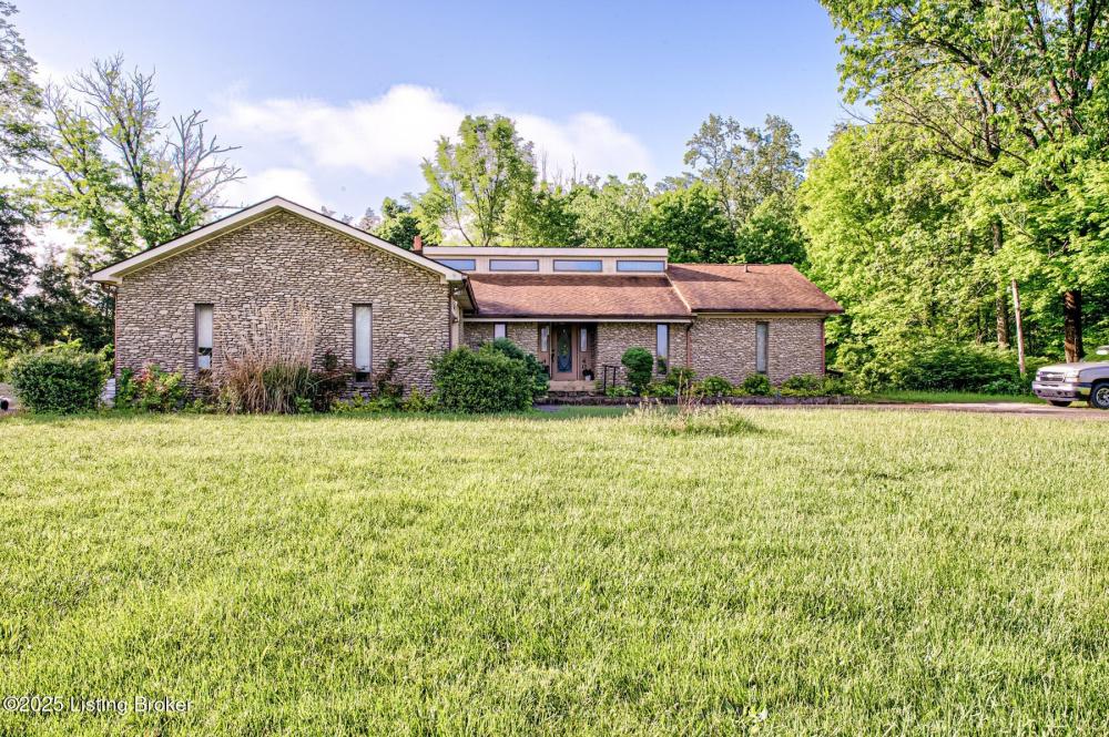 Currently Displayed Property Photo