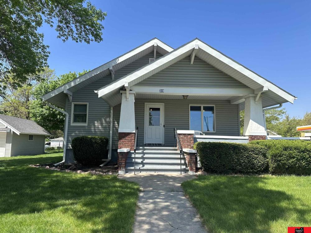 Currently Displayed Property Photo