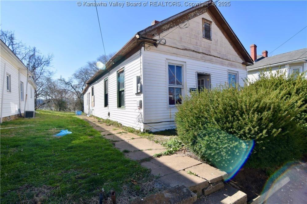 Currently Displayed Property Photo