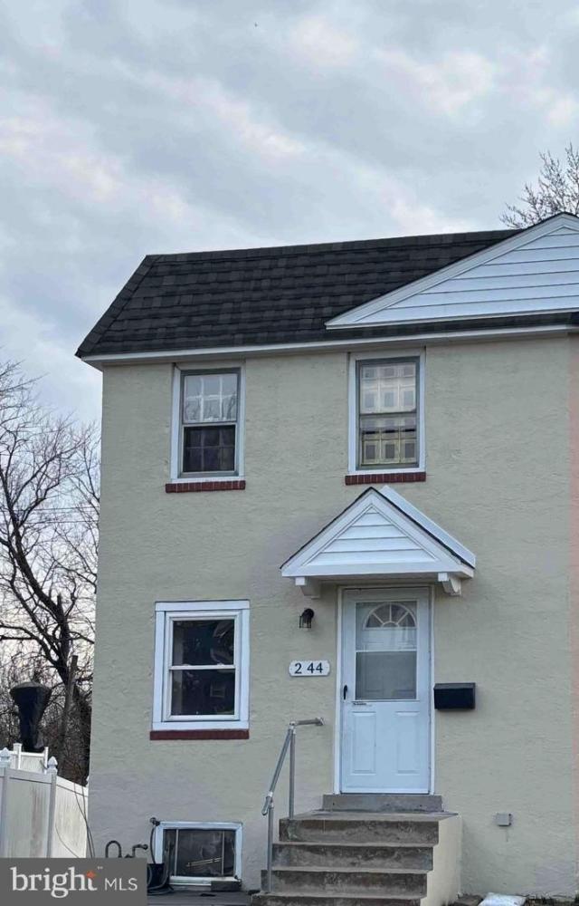 Currently Displayed Property Photo