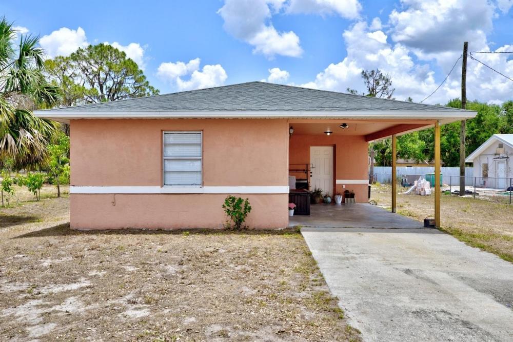 Currently Displayed Property Photo