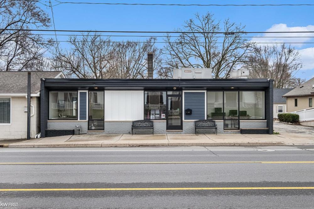 Currently Displayed Property Photo