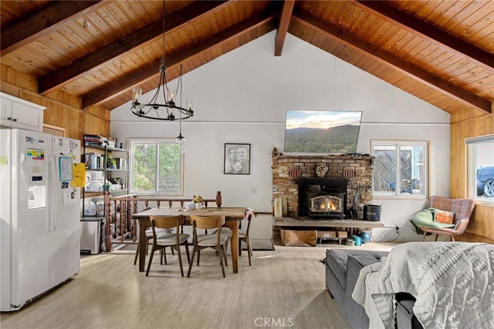Currently Displayed Property Photo