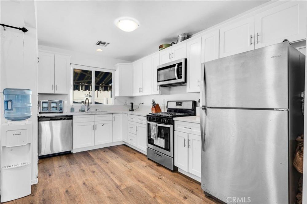 Currently Displayed Property Photo