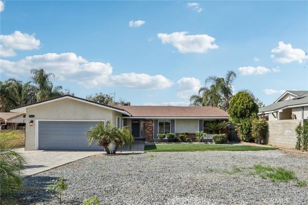 Currently Displayed Property Photo