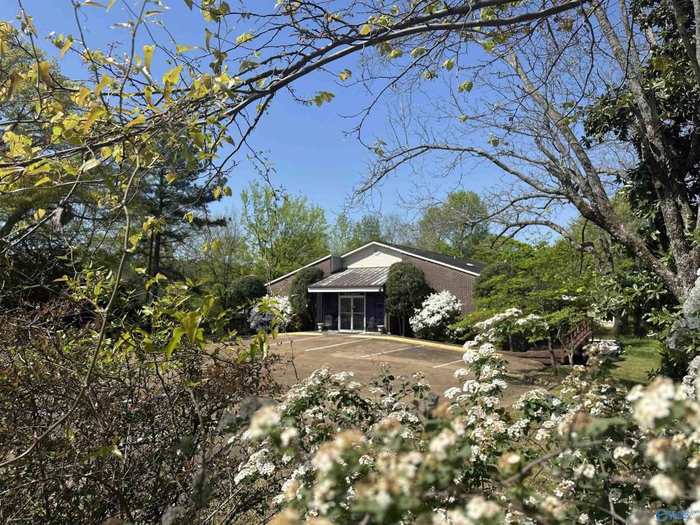 Currently Displayed Property Photo