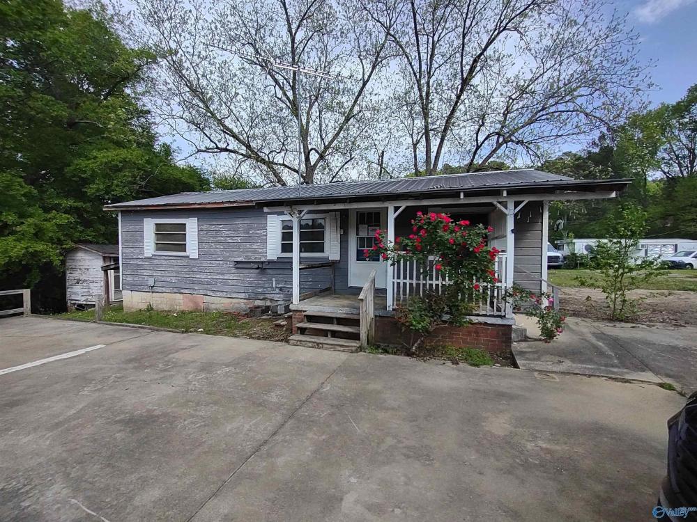 Currently Displayed Property Photo
