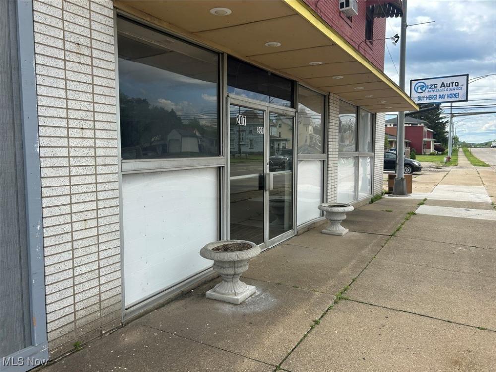 Currently Displayed Property Photo