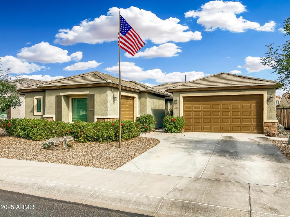 Currently Displayed Property Photo