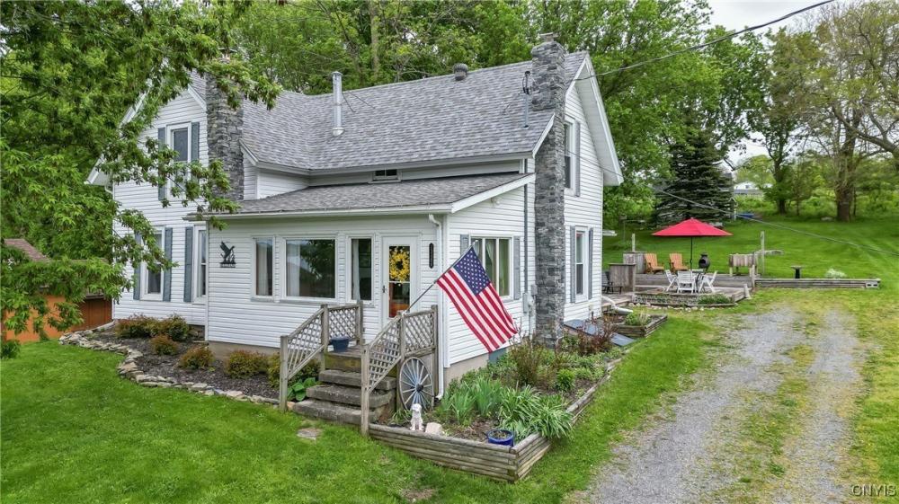 Currently Displayed Property Photo