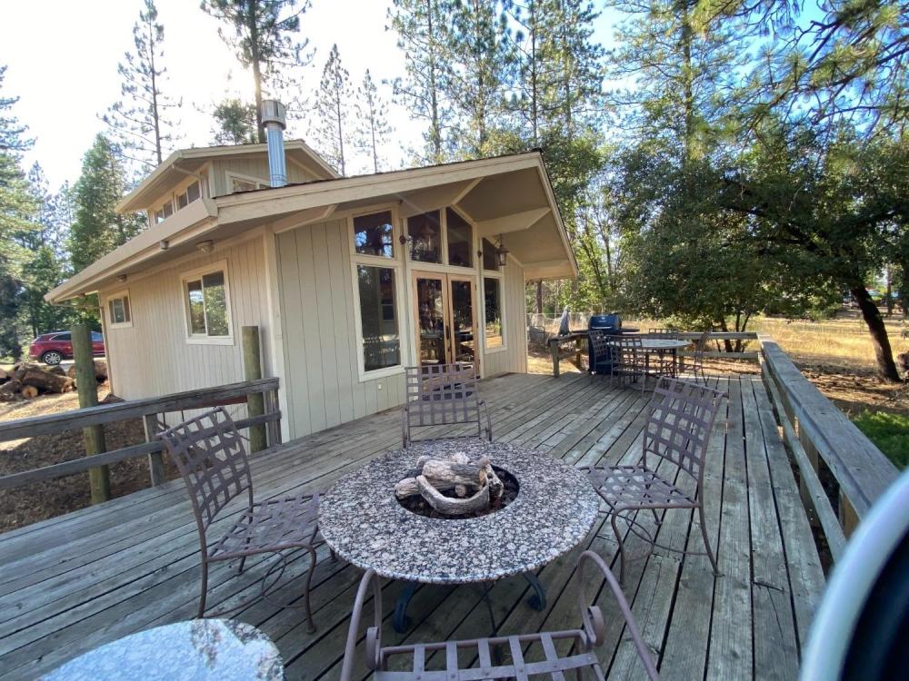 Currently Displayed Property Photo