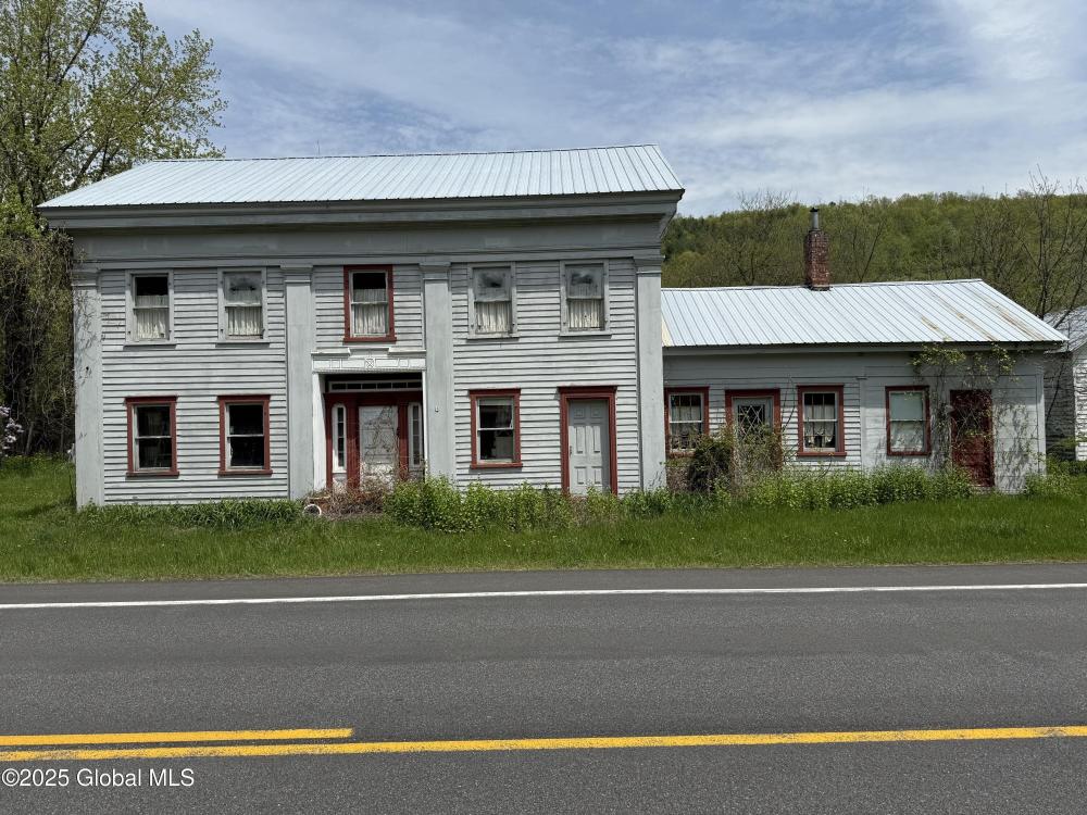 Currently Displayed Property Photo