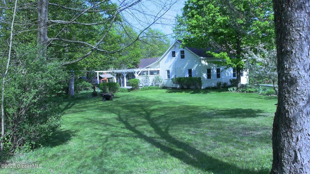 Currently Displayed Property Photo