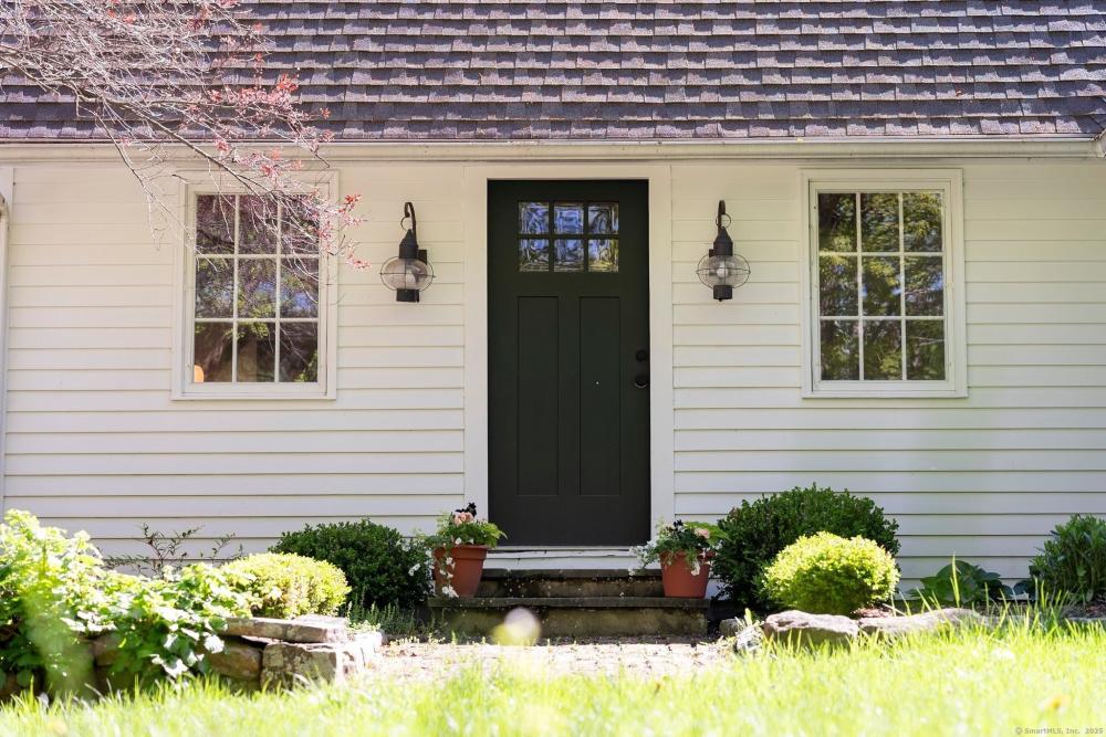 Currently Displayed Property Photo