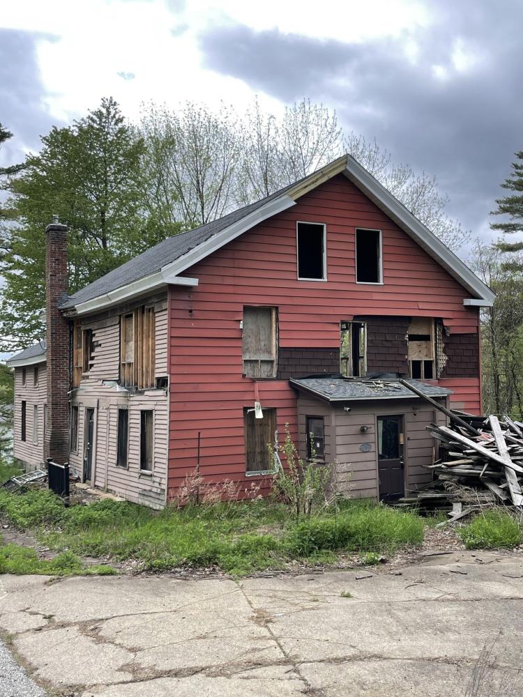 Currently Displayed Property Photo