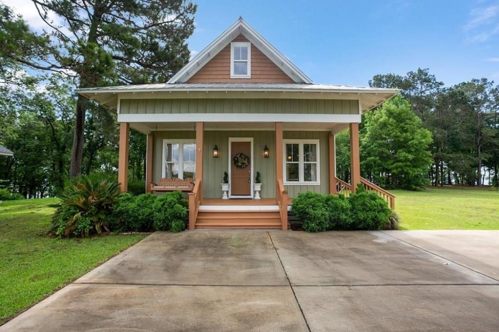 Currently Displayed Property Photo