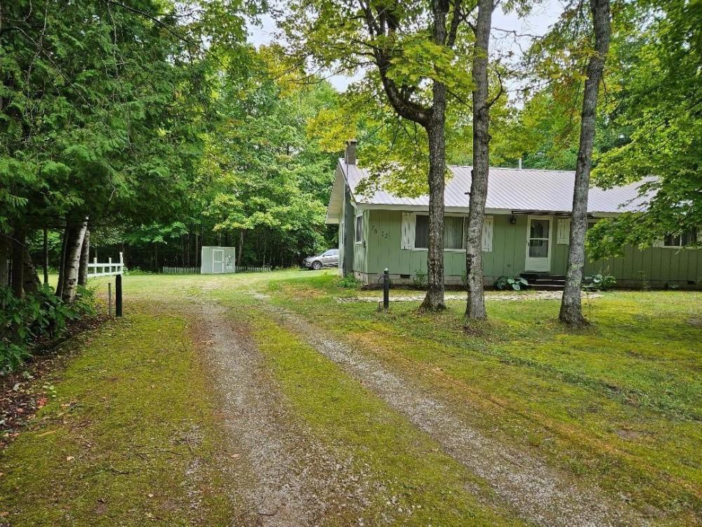Currently Displayed Property Photo
