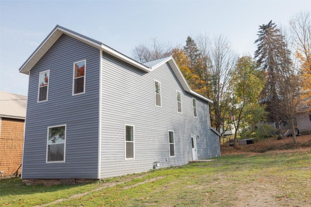 Currently Displayed Property Photo