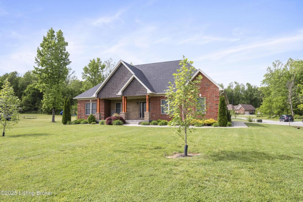 Currently Displayed Property Photo