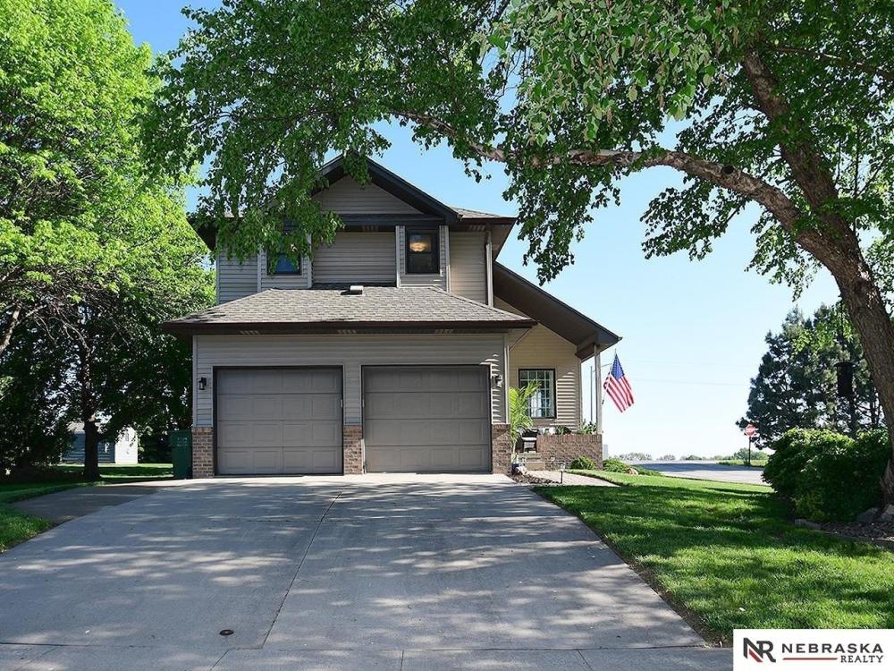 Currently Displayed Property Photo