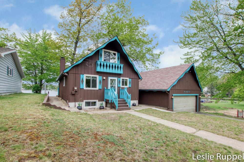 Currently Displayed Property Photo