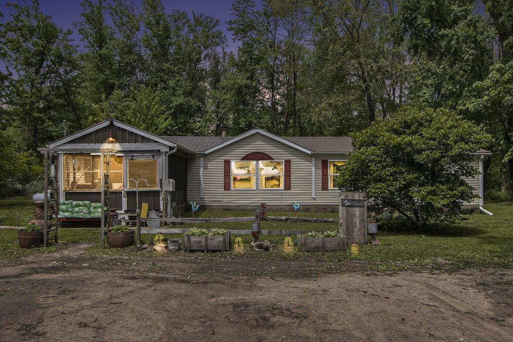 Currently Displayed Property Photo