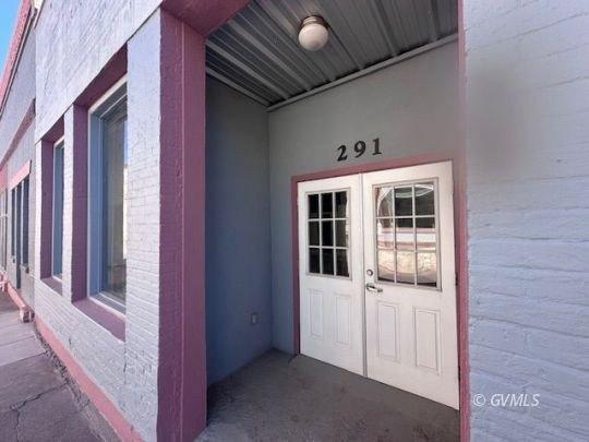 Currently Displayed Property Photo
