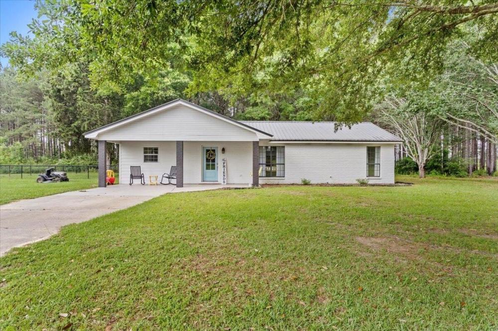 Currently Displayed Property Photo