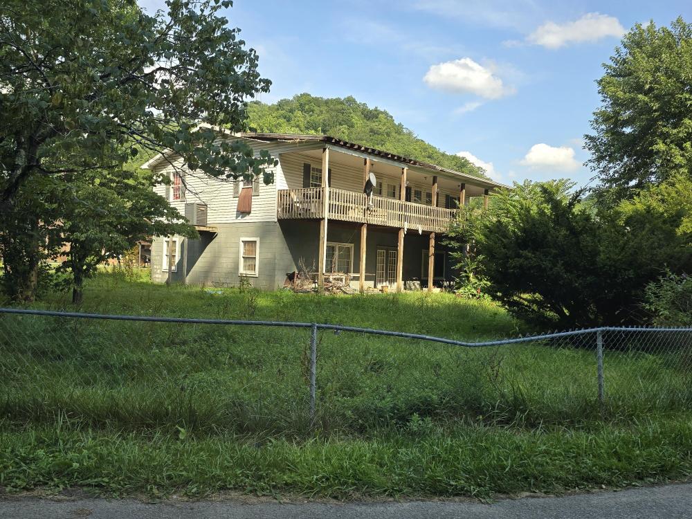 Currently Displayed Property Photo