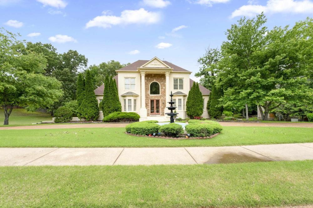 Currently Displayed Property Photo