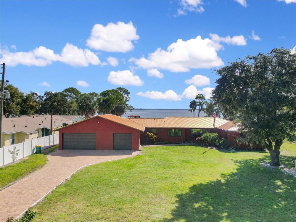 Currently Displayed Property Photo