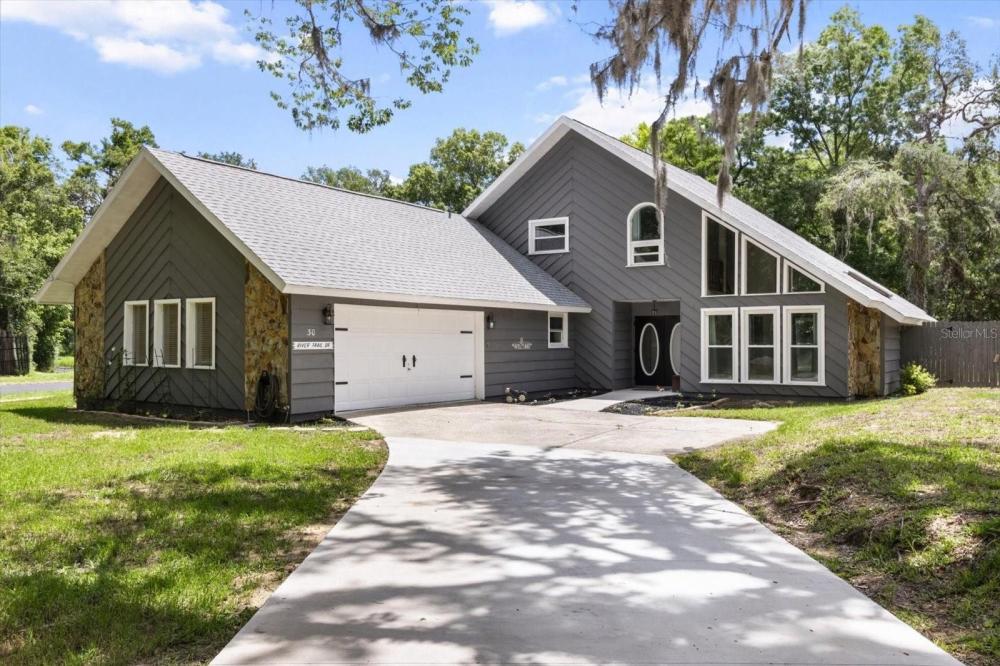 Currently Displayed Property Photo