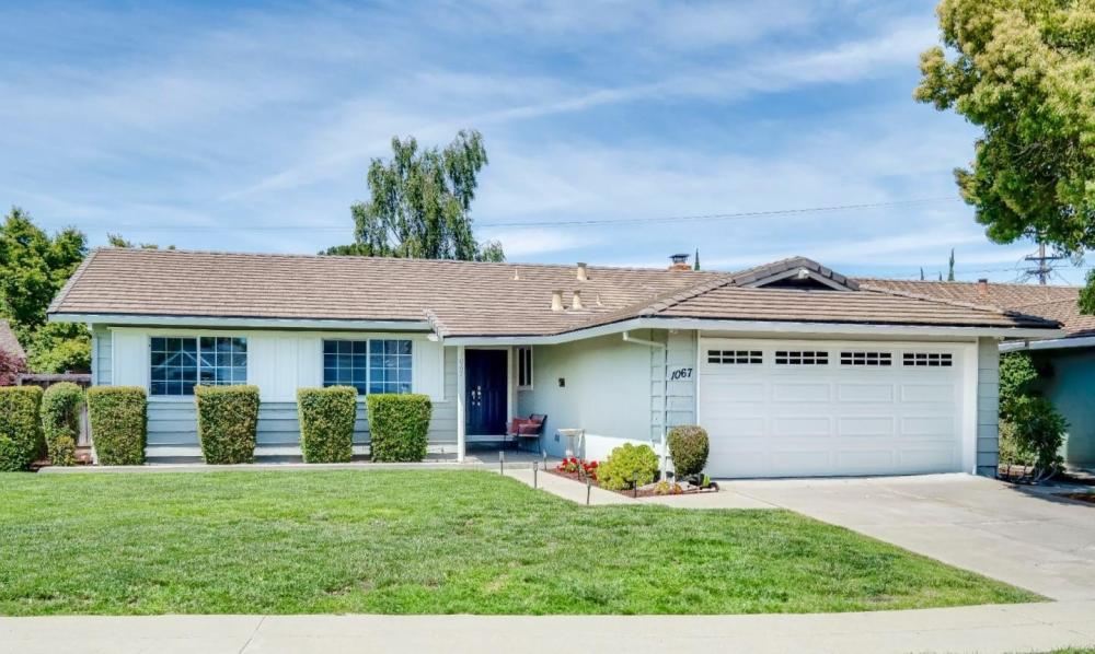 Currently Displayed Property Photo