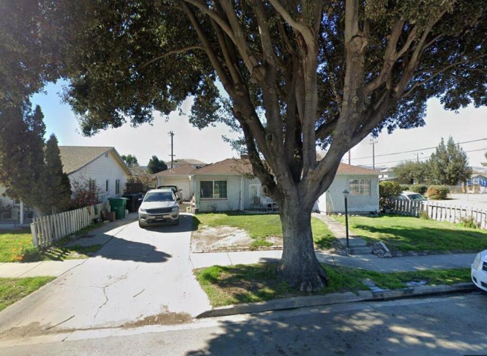 Currently Displayed Property Photo