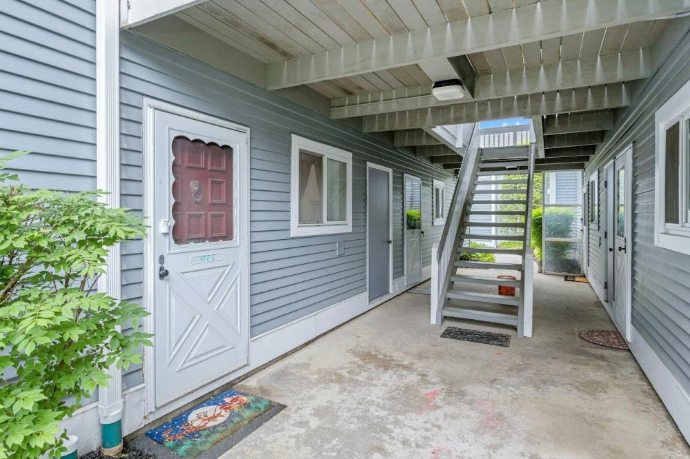 Currently Displayed Property Photo