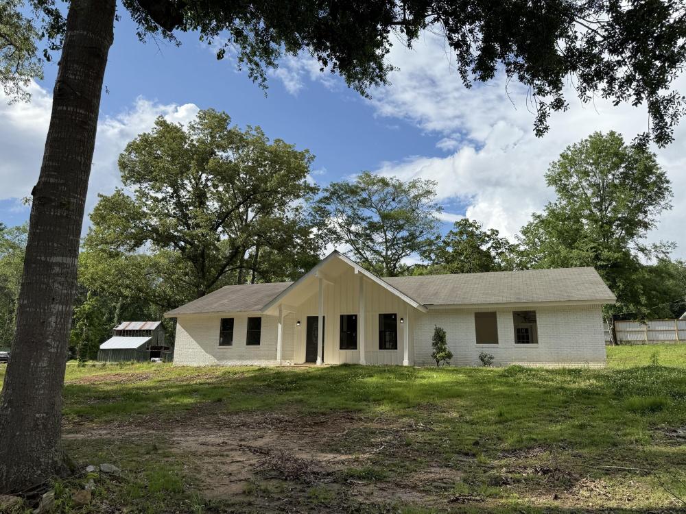 Currently Displayed Property Photo