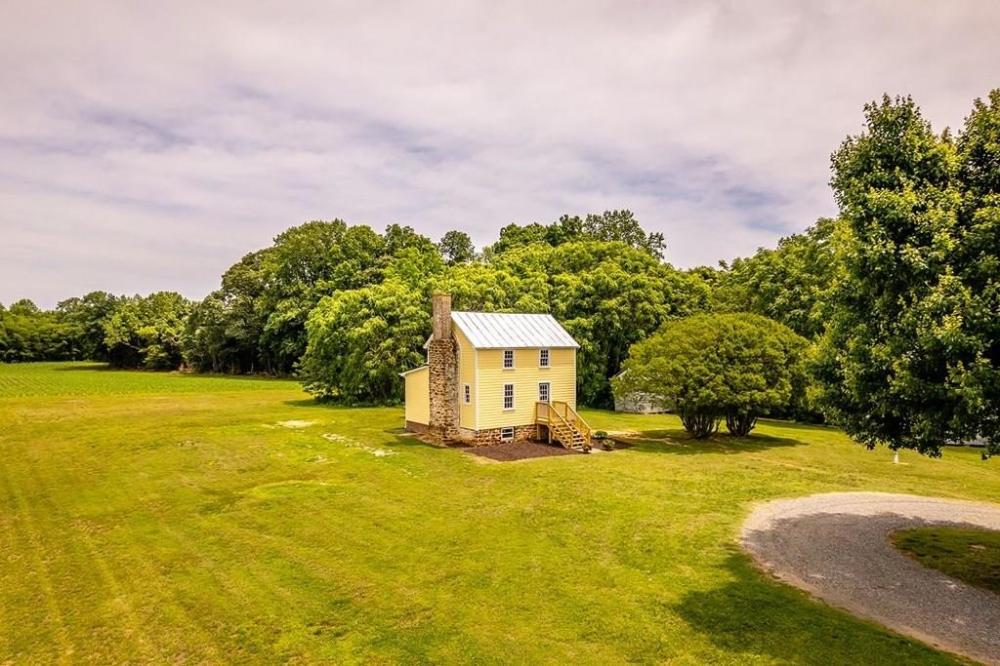 Currently Displayed Property Photo