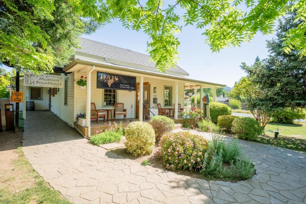 Currently Displayed Property Photo