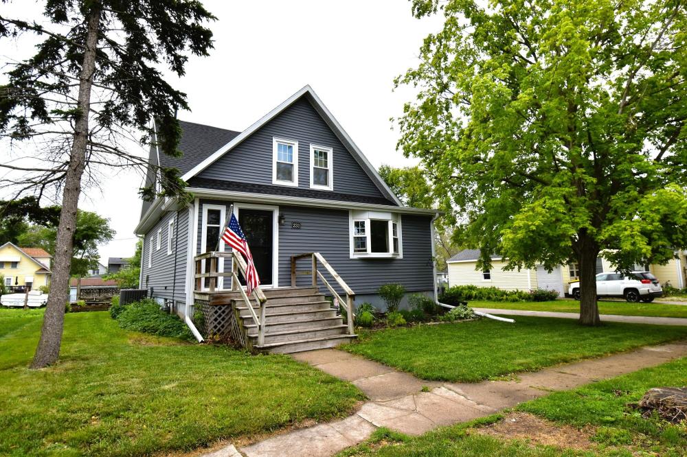 Currently Displayed Property Photo