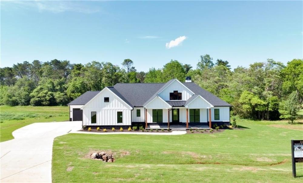 Currently Displayed Property Photo