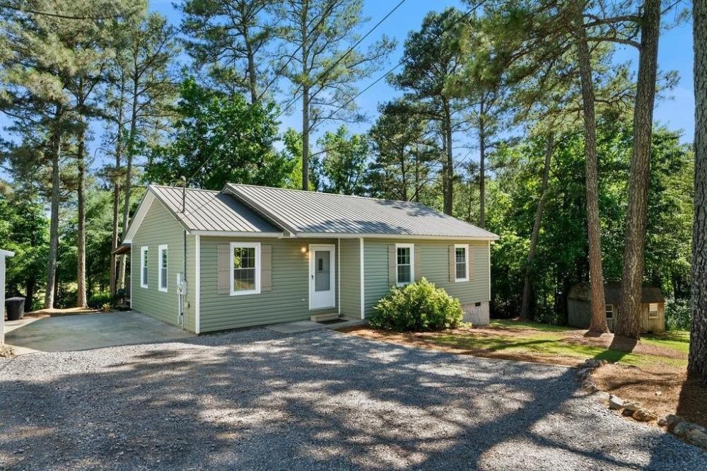 Currently Displayed Property Photo