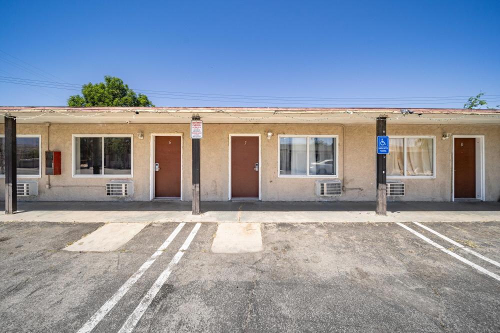 Currently Displayed Property Photo