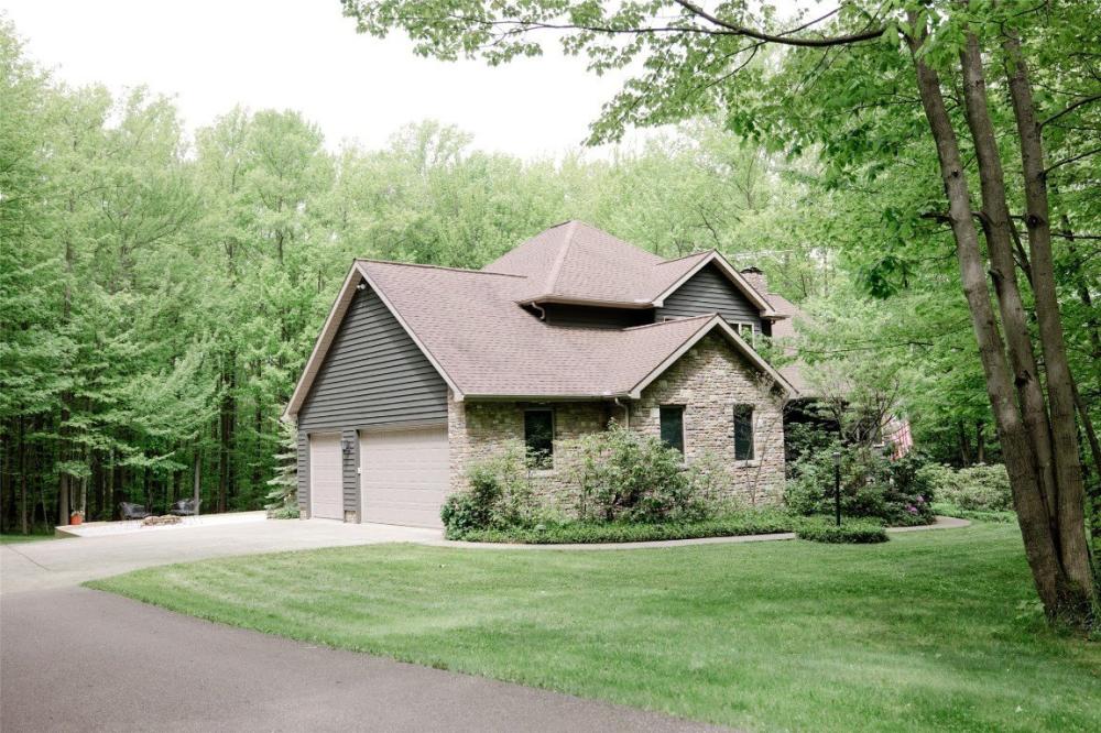 Currently Displayed Property Photo