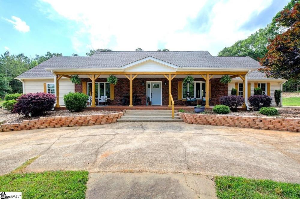 Currently Displayed Property Photo