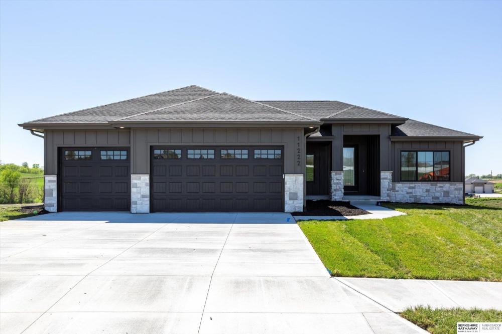 Currently Displayed Property Photo