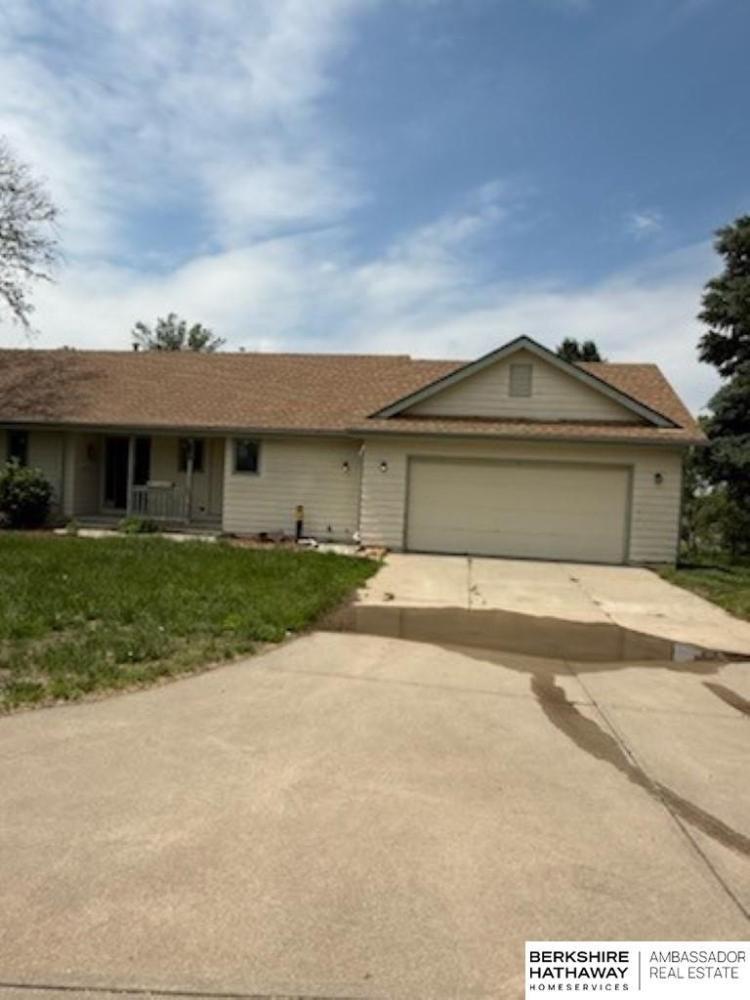 Currently Displayed Property Photo