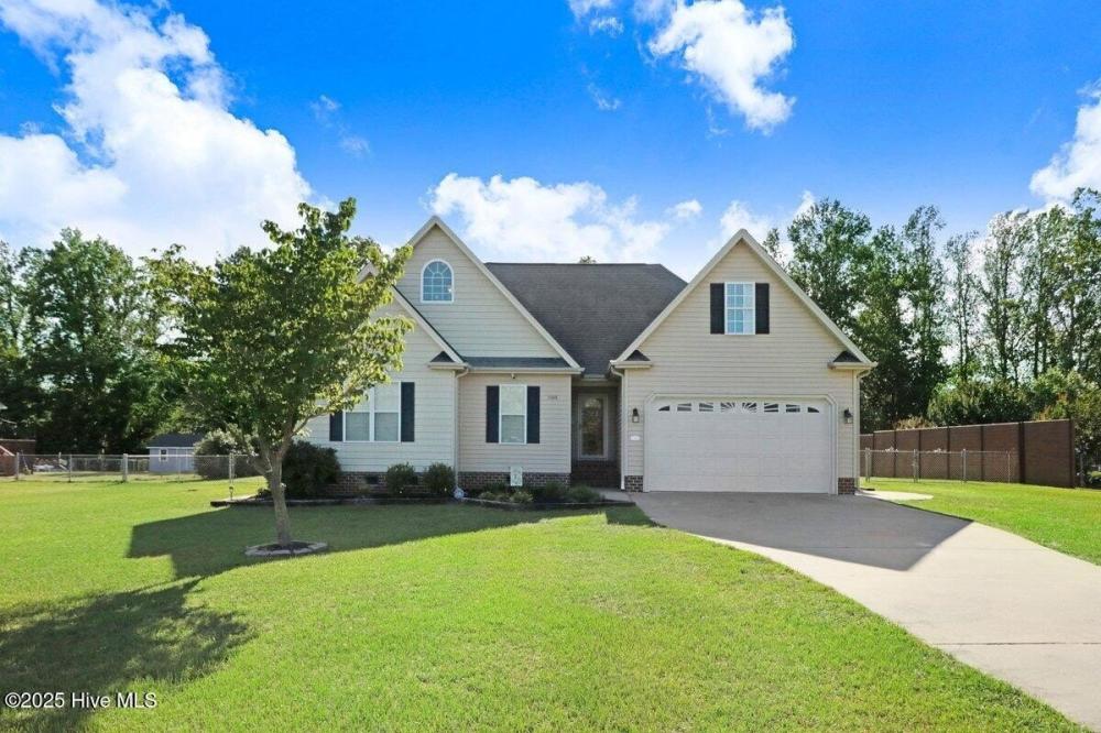 Currently Displayed Property Photo