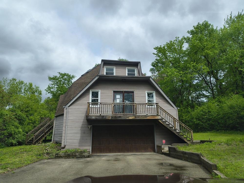 Currently Displayed Property Photo